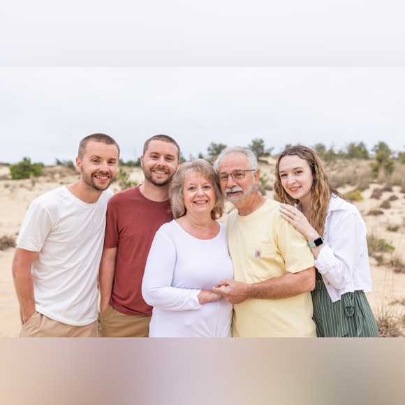 Meet your Posher, Kirsten 🌻 - Picture 7 of 8